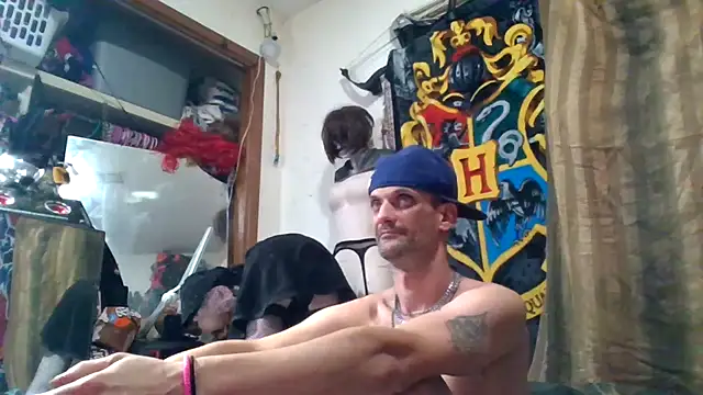 Snapshot of slinginbigD chatting on 18, 12, 2025 slinginbigD online show from 18, 12, 2025