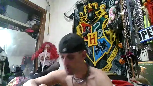 Snapshot of slinginbigD chatting on 19, 12, 2025 slinginbigD online show from 19, 12, 2025