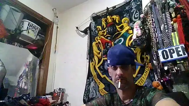 Snapshot of slinginbigD chatting on 22, 12, 2025 slinginbigD online show from 22, 12, 2025