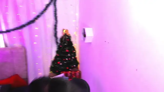 Little Ivy online show from 28, 12, 2024