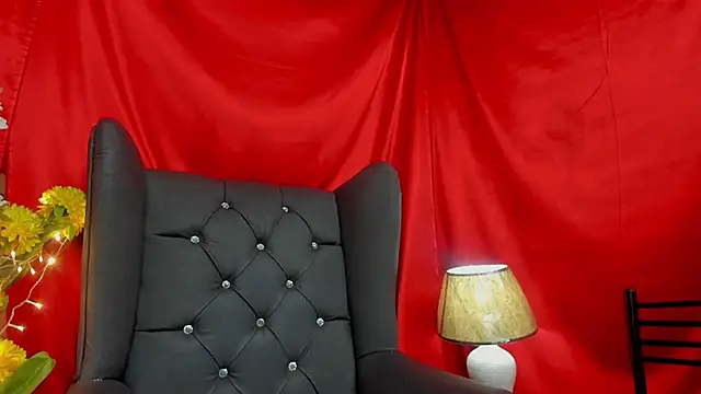 Little Ivy online show from 31, 1, 2025