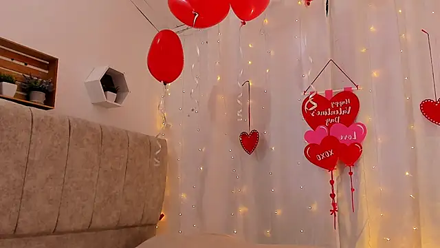 Little Ivy online show from 18, 2, 2025