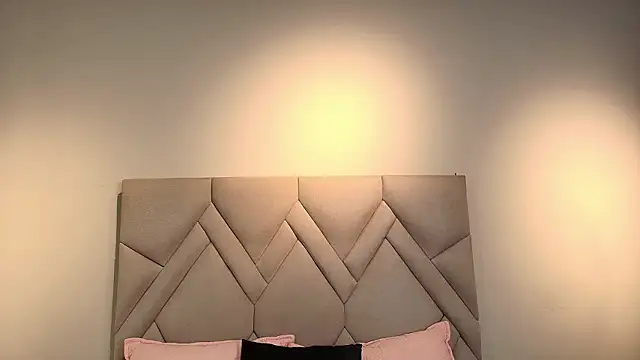 Isis Osman online show from 24, 3, 2026