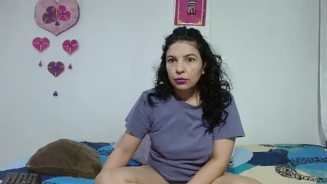 Snapshot of anybellucci43 chatting on 6, 8, 2026 anybellucci43 online show from 6, 8, 2026