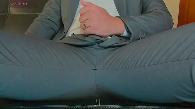 Snapshot of MrLonely02 chatting on 13, 12, 2024 MrLonely02 online show from 13, 12, 2024