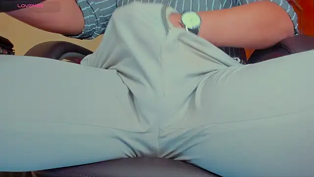 Snapshot of MrLonely02 chatting on 18, 1, 2025 MrLonely02 online show from 18, 1, 2025