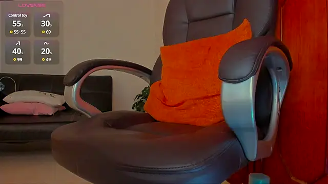 Snapshot of MrLonely02 chatting on 4, 2, 2025 MrLonely02 online show from 4, 2, 2025