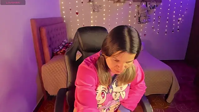 Sabrina Hall  online show from 5, 4, 2026