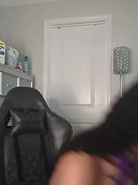 Snapshot of butterflybootyy chatting on 23, 5, 2026 butterflybootyy online show from 23, 5, 2026