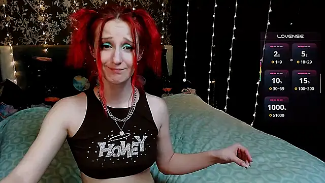 AgathaNoxe online show from 8, 3, 2025