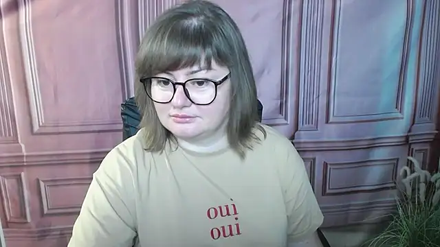 ZannaDreil online show from 8, 9, 2025