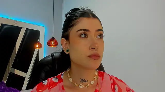 melody suarez online show from 28, 12, 2024