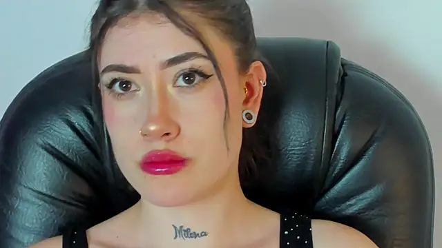 melody suarez online show from 2, 2, 2025