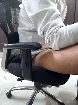 divyansh hyderabadi online show from 15, 12, 2025