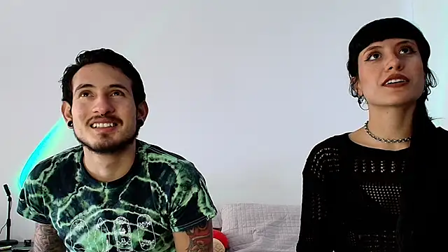 anika lowen02 online show from 23, 1, 2025