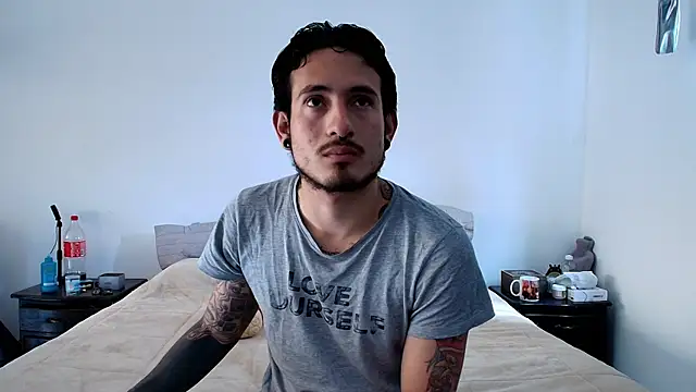 anika lowen02 online show from 29, 1, 2025