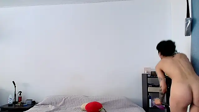 anika lowen02 online show from 17, 2, 2025