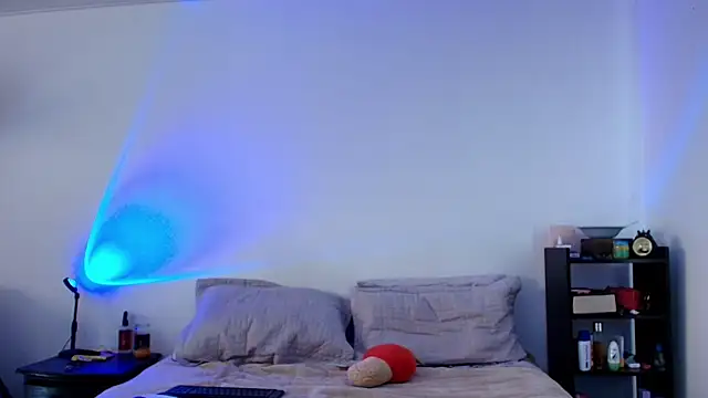 anika lowen02 online show from 25, 2, 2025