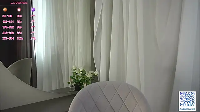 Snapshot of EvelyynLopez chatting on 13, 2, 2025 EvelyynLopez online show from 13, 2, 2025