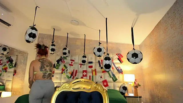 Snapshot of MelaniieRoux chatting on 17, 7, 2026 MelaniieRoux online show from 17, 7, 2026
