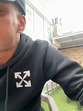 AaronCruz  online show from 27, 2, 2025