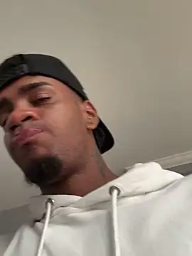 AaronCruz  online show from 10, 3, 2025