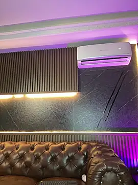 AaronCruz  online show from 7, 3, 2026