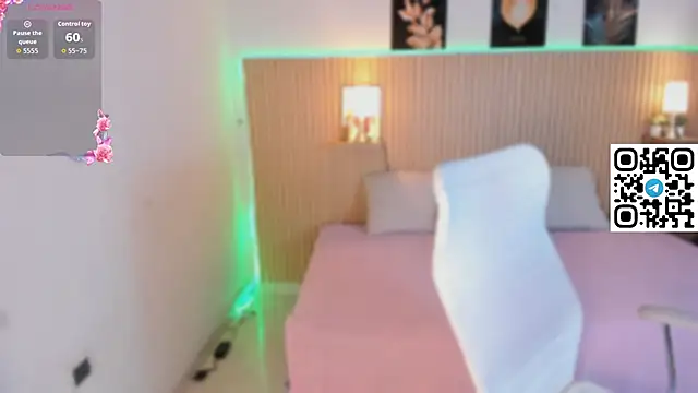Snapshot of Harmony_Malkova chatting on 11, 10, 2025 Harmony Malkova online show from 11, 10, 2025