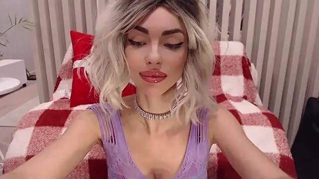 Snapshot of MiloTheName chatting on 17, 12, 2024 MiloTheName online show from 17, 12, 2024