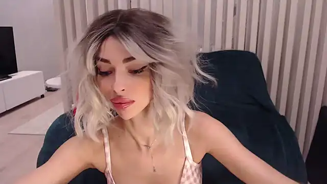 Snapshot of MiloTheName chatting on 28, 1, 2025 MiloTheName online show from 28, 1, 2025