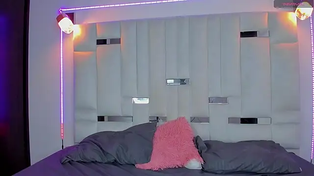 Jacoob19  online show from 1, 3, 2025