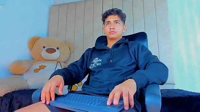 Snapshot of Muichiro_tokito1 chatting on 1, 2, 2025 Muichiro tokito1 online show from 1, 2, 2025