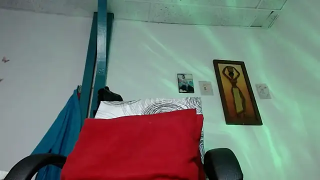 Snapshot of Sexy-Favgirl chatting on 24, 4, 2026 Sexy-Favgirl online show from 24, 4, 2026