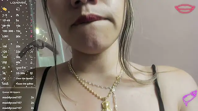 escarleth   online show from 30, 1, 2025