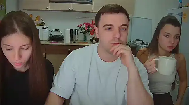 Snapshot of fcjuicy_pussy chatting on 2, 2, 2025 fcjuicy pussy online show from 2, 2, 2025