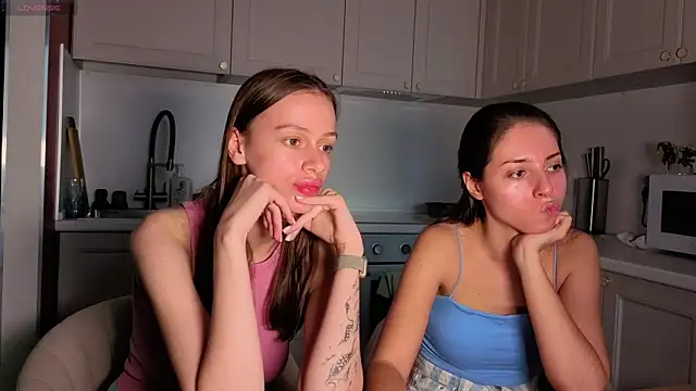 Snapshot of fcjuicy_pussy chatting on 9, 10, 2025 fcjuicy pussy online show from 9, 10, 2025