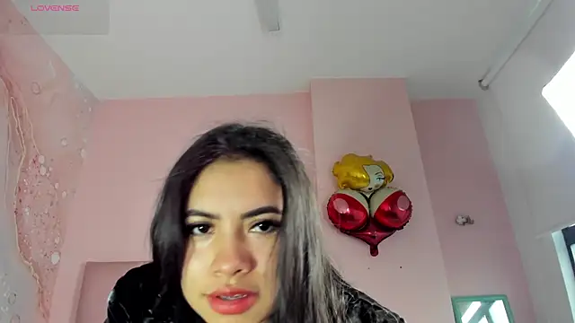 soyzarahtorres online show from 16, 12, 2025