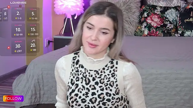 Snapshot of Sarah-Hart chatting on 6, 2, 2025 Sarah-Hart online show from 6, 2, 2025