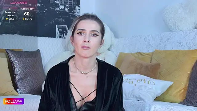 Snapshot of Sarah-Hart chatting on 28, 11, 2025 Sarah-Hart online show from 28, 11, 2025