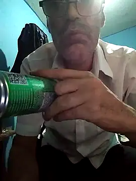 Snapshot of hugosafado333 chatting on 8, 3, 2025 hugosafado333 online show from 8, 3, 2025