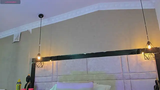 Snapshot of kimCosseyy chatting on 9, 11, 2025 kimCosseyy online show from 9, 11, 2025