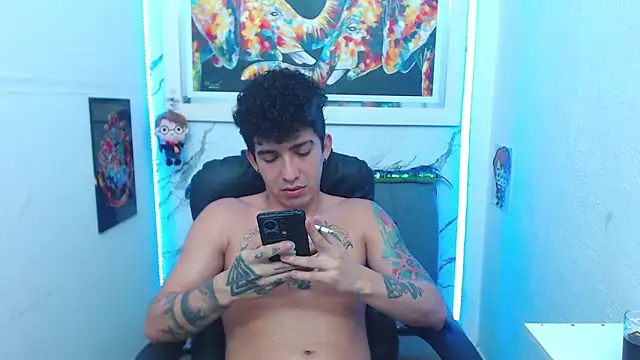 Snapshot of targuerian22 chatting on 6, 11, 2025 targuerian22 online show from 6, 11, 2025