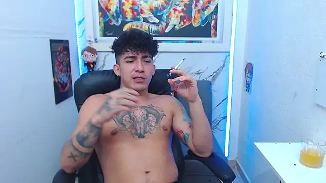 Snapshot of targuerian22 chatting on 22, 11, 2025 targuerian22 online show from 22, 11, 2025