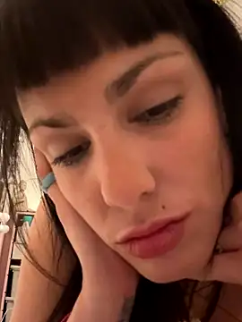 Snapshot of Zairaisak chatting on 14, 10, 2025 Zairaisak online show from 14, 10, 2025