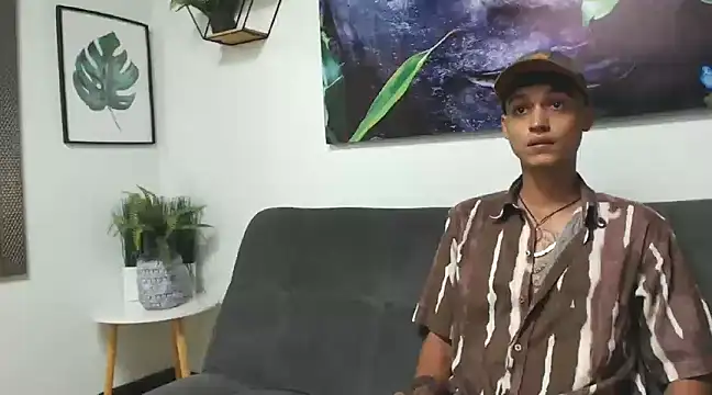 Snapshot of Reidendick99 chatting on 12, 12, 2024 Reidendick99 online show from 12, 12, 2024