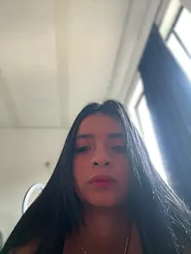 Laura fernandezII online show from 22, 2, 2025