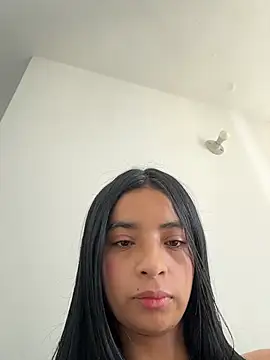 Laura fernandezII online show from 29, 11, 2025