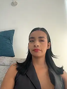 Laura fernandezII online show from 23, 5, 2026