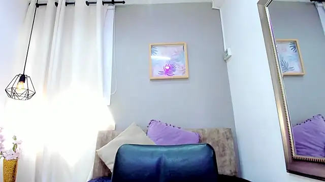 LenaRuiz  online show from 19, 2, 2025