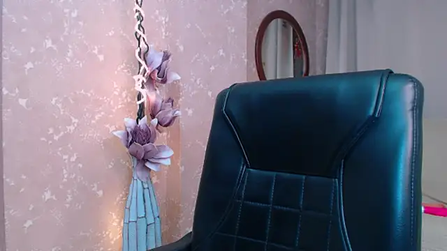 Snapshot of Ann__Cute chatting on 4, 1, 2025 Ann Cute online show from 4, 1, 2025